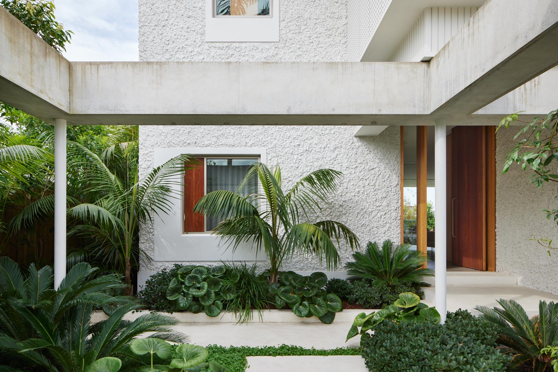 Long Reef House by PCM Projects, designed by CHROFI