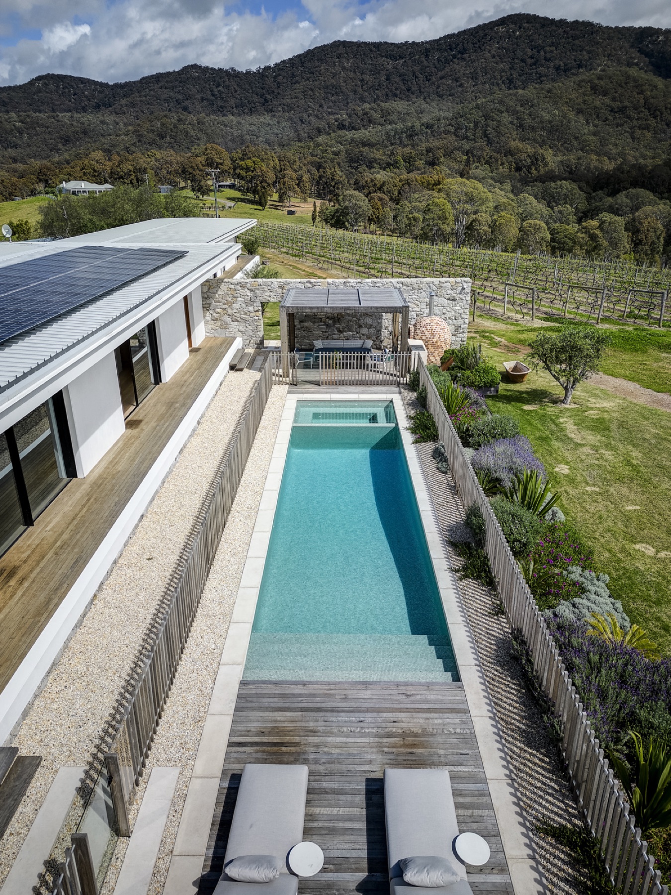Pokolbin House by PCM Projects in the Hunter Valley, designed by Woodward Architects